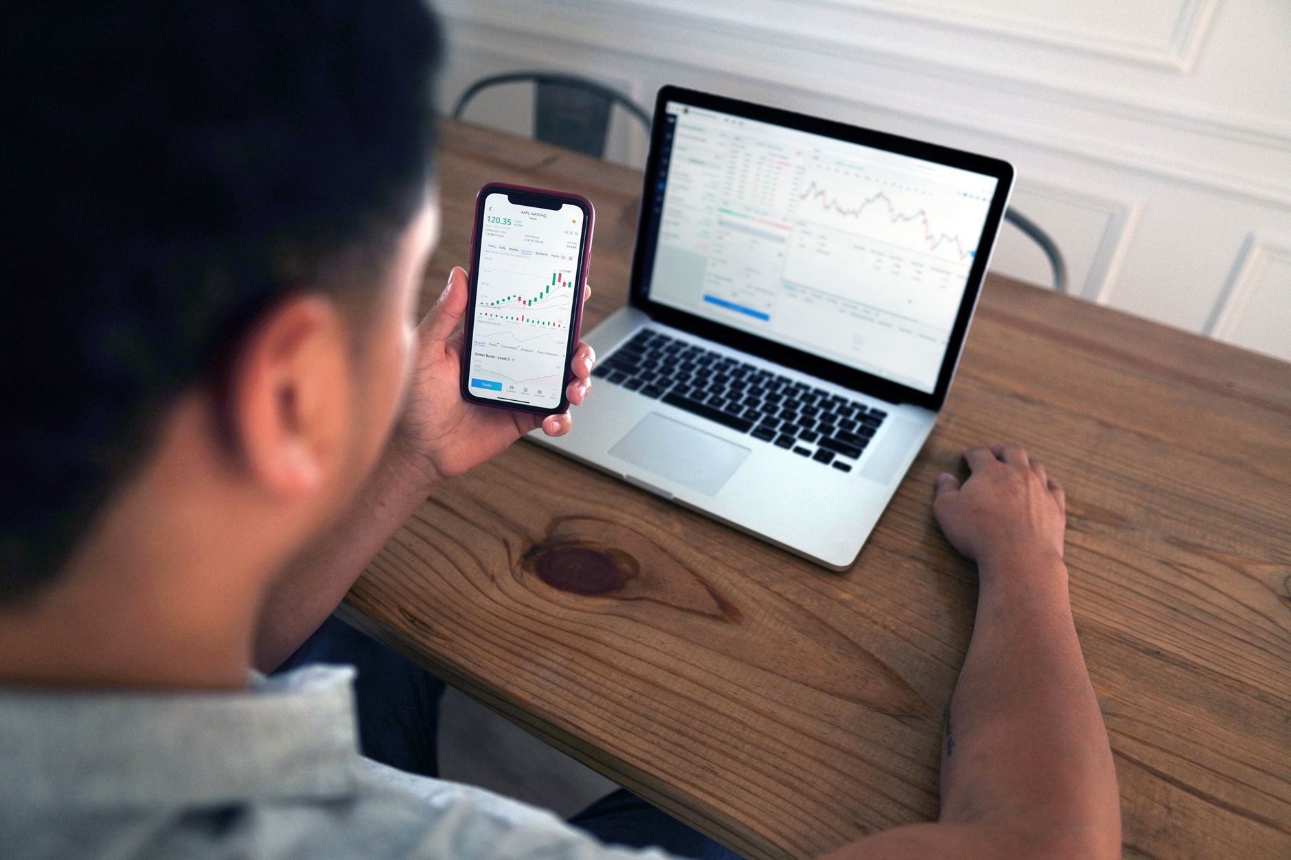 Festzins-Sparen vs. Aktien-ETF 2026: Die optimale Allocation